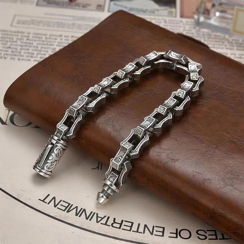 BoxUnboxed The Rock Sovereign geometric link bracelet in solid 925 silver with a 10mm profile and chiseled rock facets.